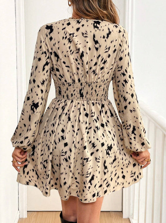 v-neck lantern sleeve print mini dress