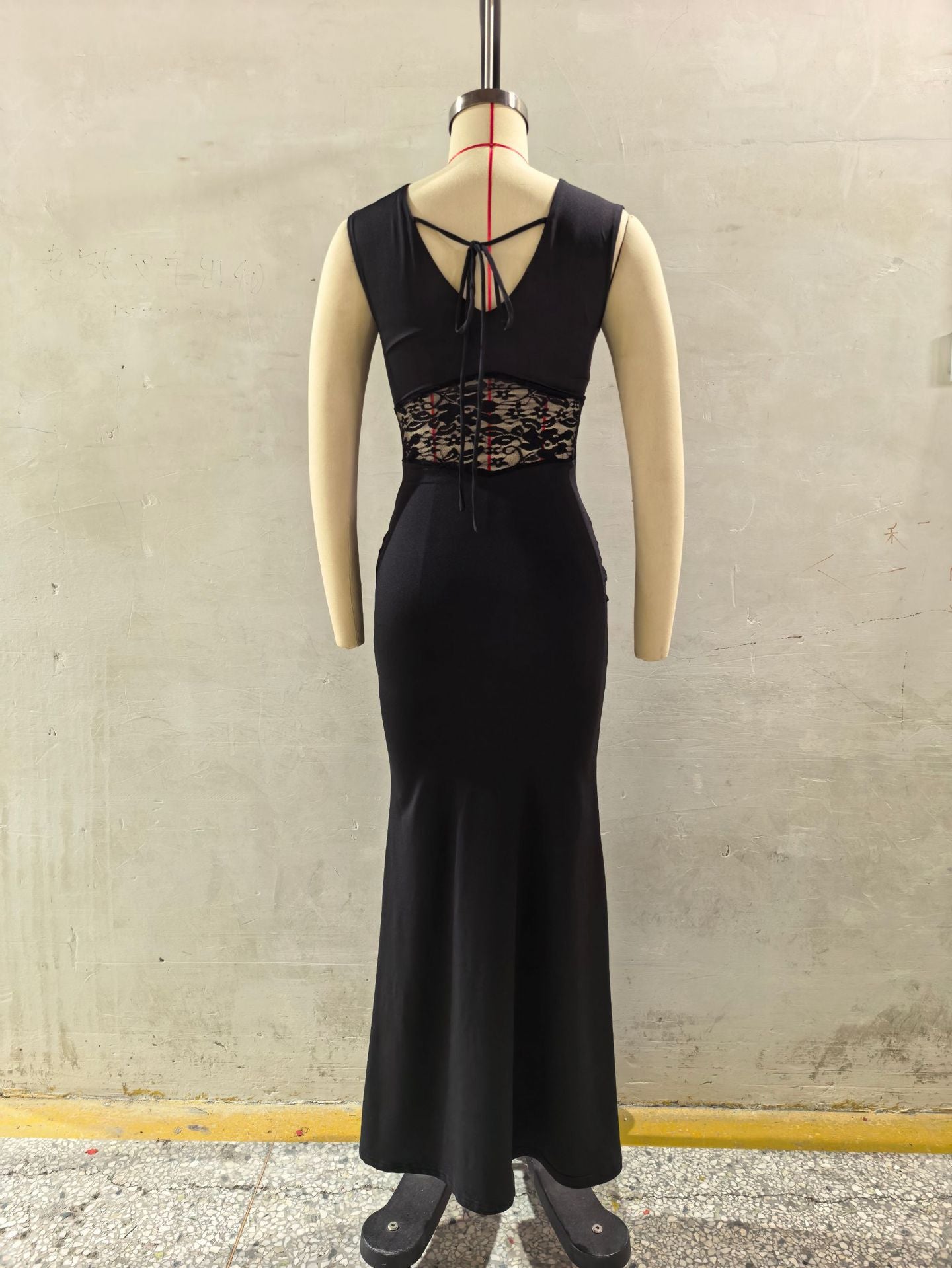 black Neck Sleeveless Lace Stitched Mermaid Dress
