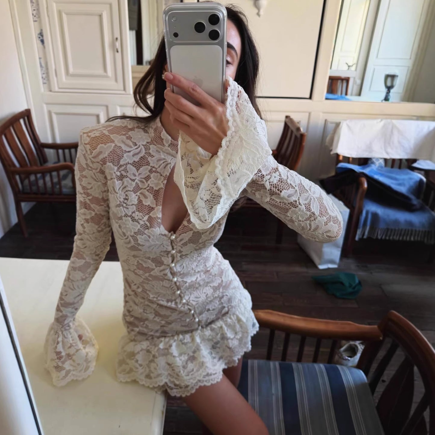 white lace flared sleeve stand-up collars dress
