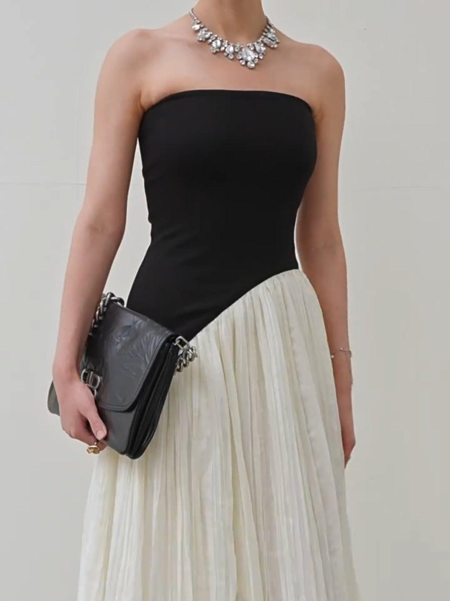 Black white contrast tube top irregular maxi dress