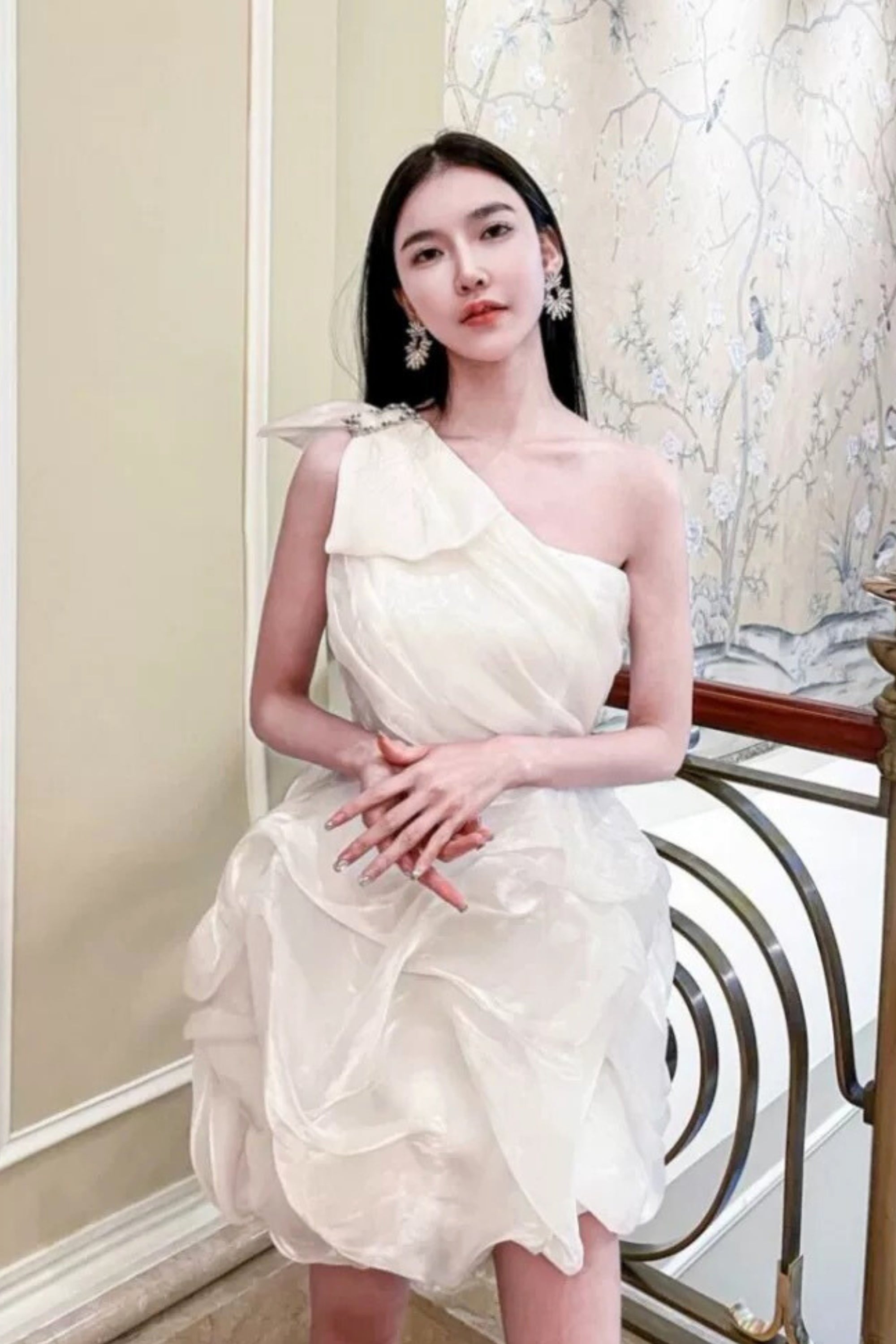 WHITE ONE SHOULDER BOWKNOT MINI DRESS
