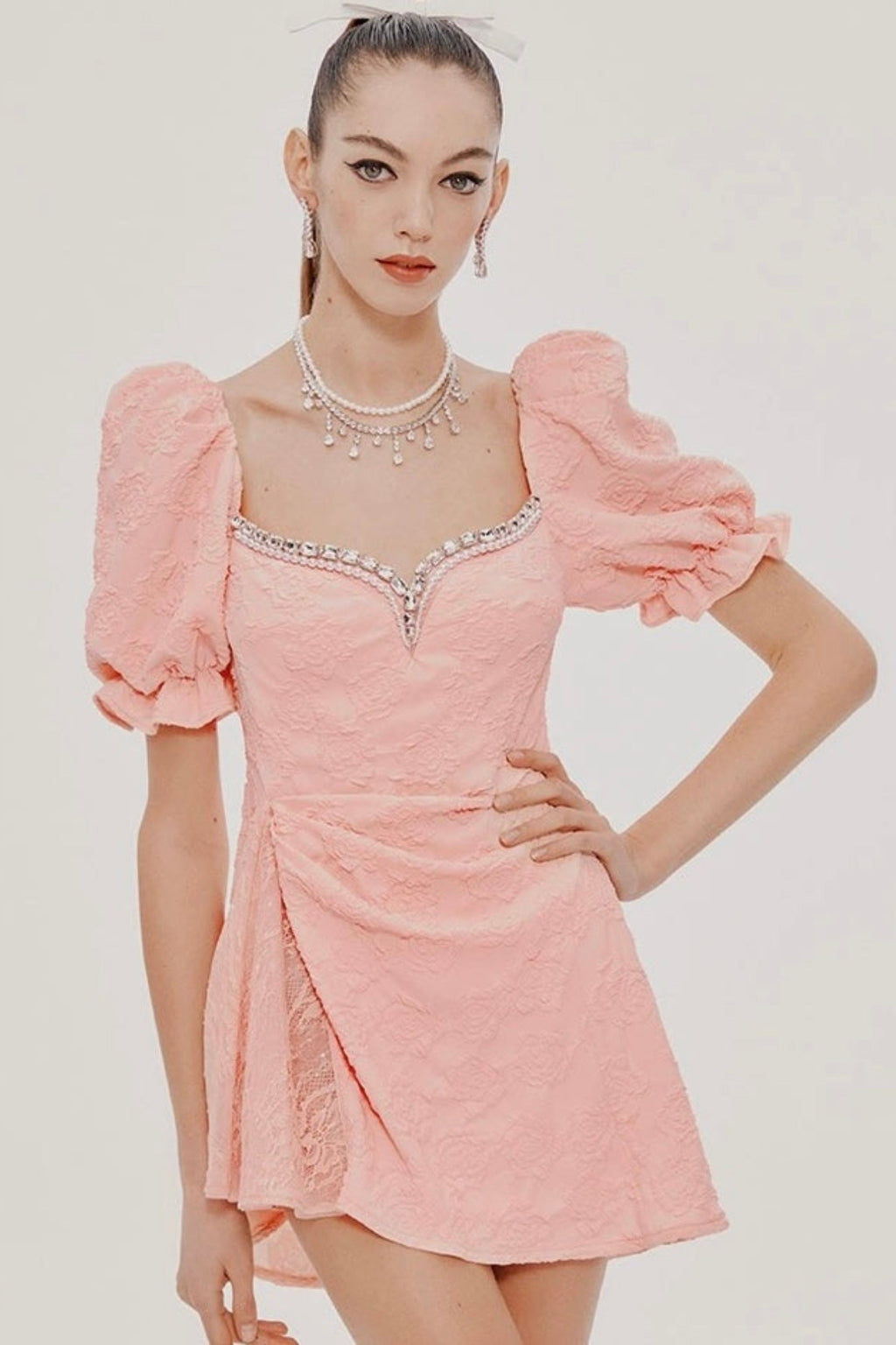 ダイヤモンドフローラルバックレスミニドレス（ピンク）
