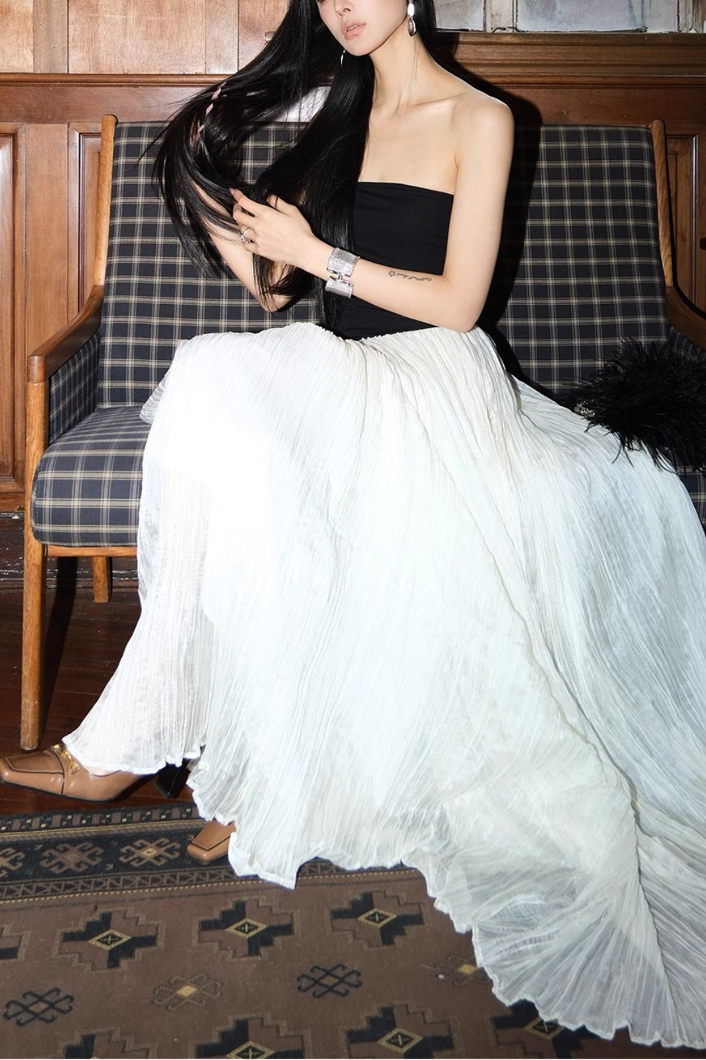Black white contrast tube top irregular maxi dress