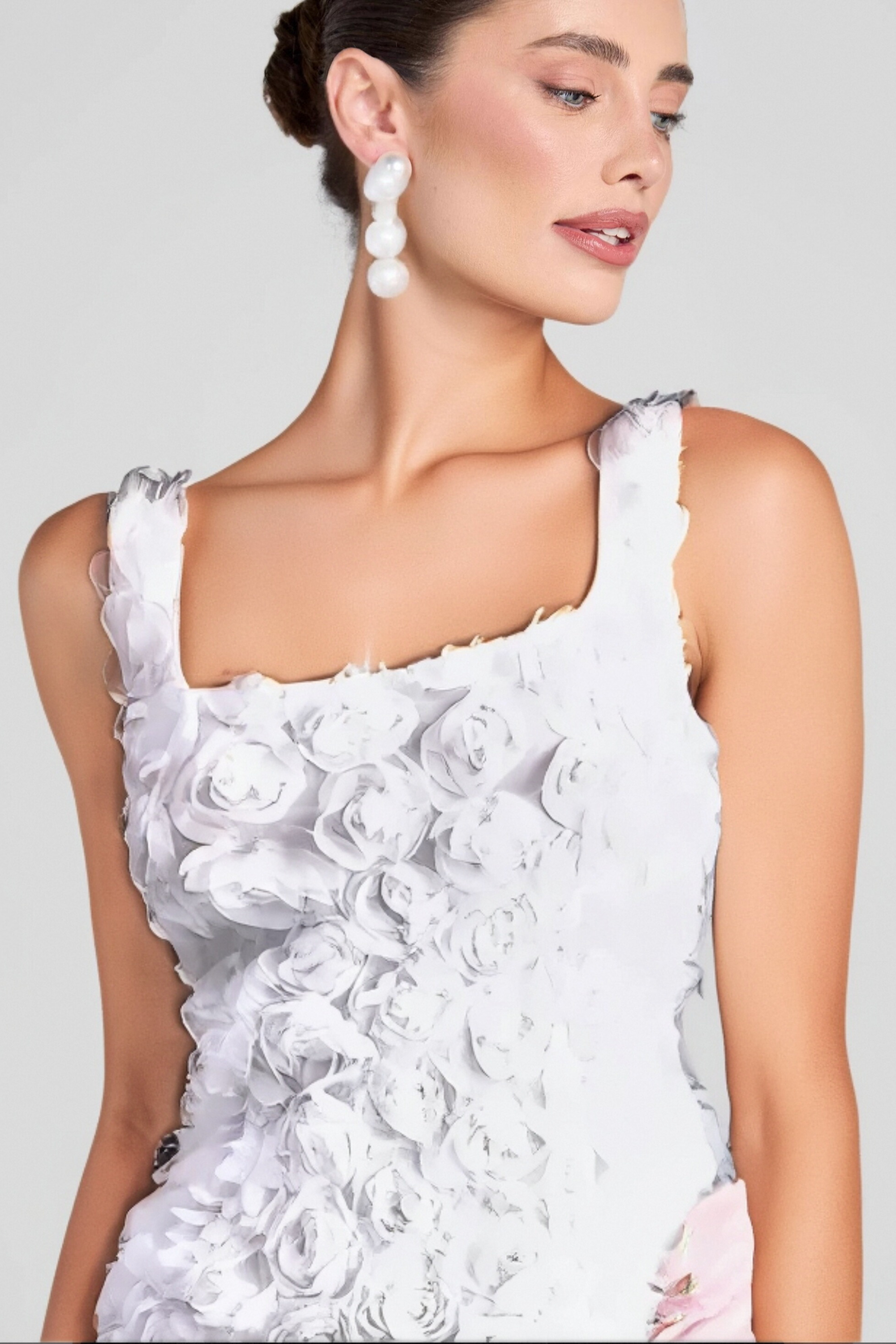 WHITE FLOWER MINI DRESS