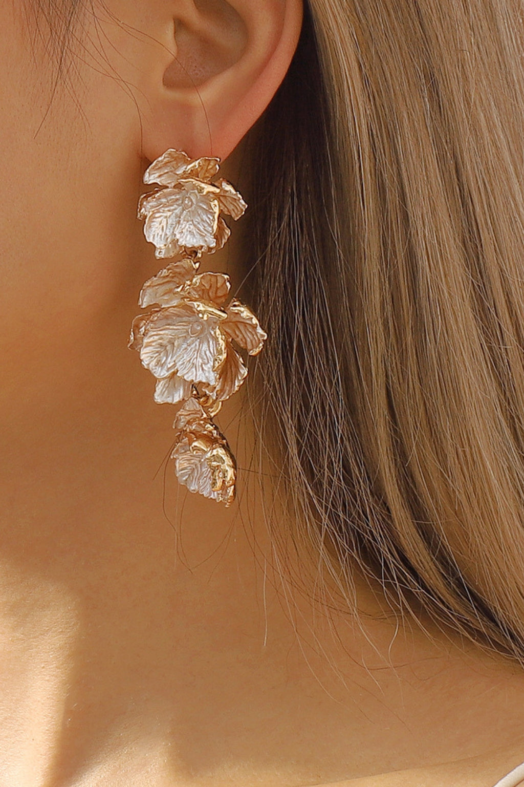GOLD 3D FLOWER EARRINGS