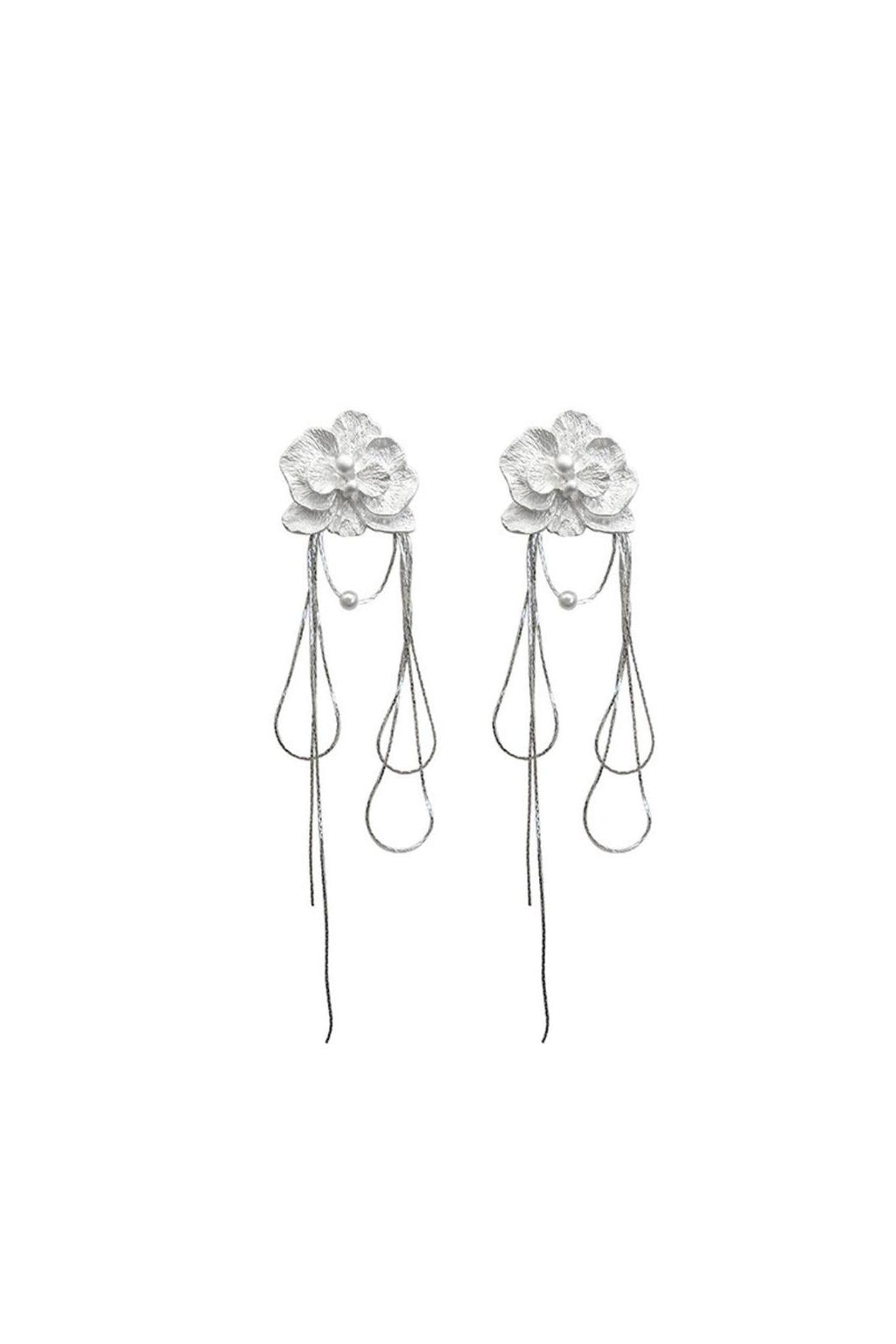 METALLIC FLOWER CHAIN TASSEL EARRINGS