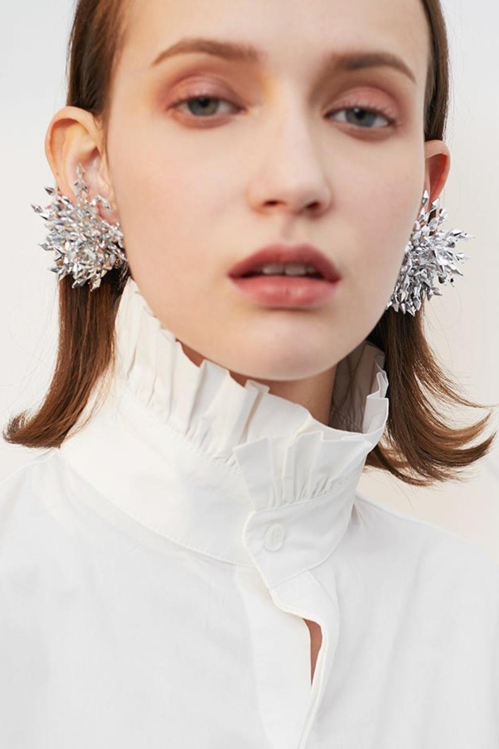 SILVER FLOWER ALLOY EARRINGS
