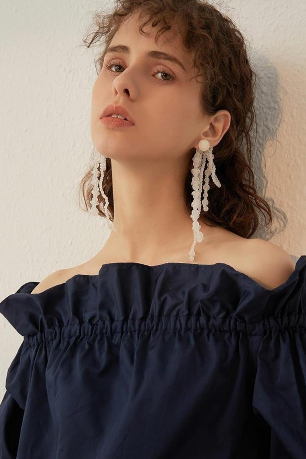 WHITE PEARL ACRYLIC TASSEL EARRINGS