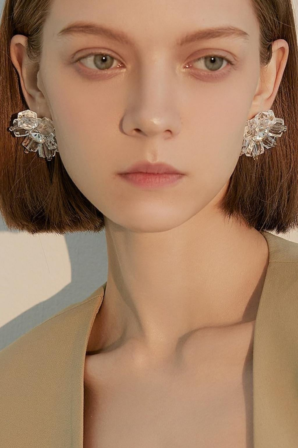 WHITE CRYSTAL 3D FLOWER EARRINGS