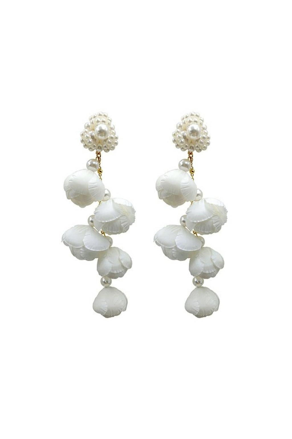 WHITE PEARL FLOWER EARRINGS