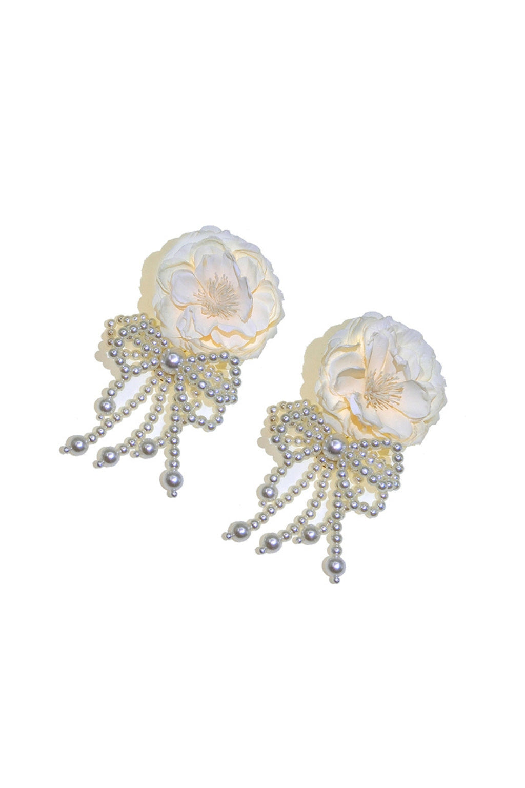 WHITE FLOWER PETALS ACRYLIC EARRINGS