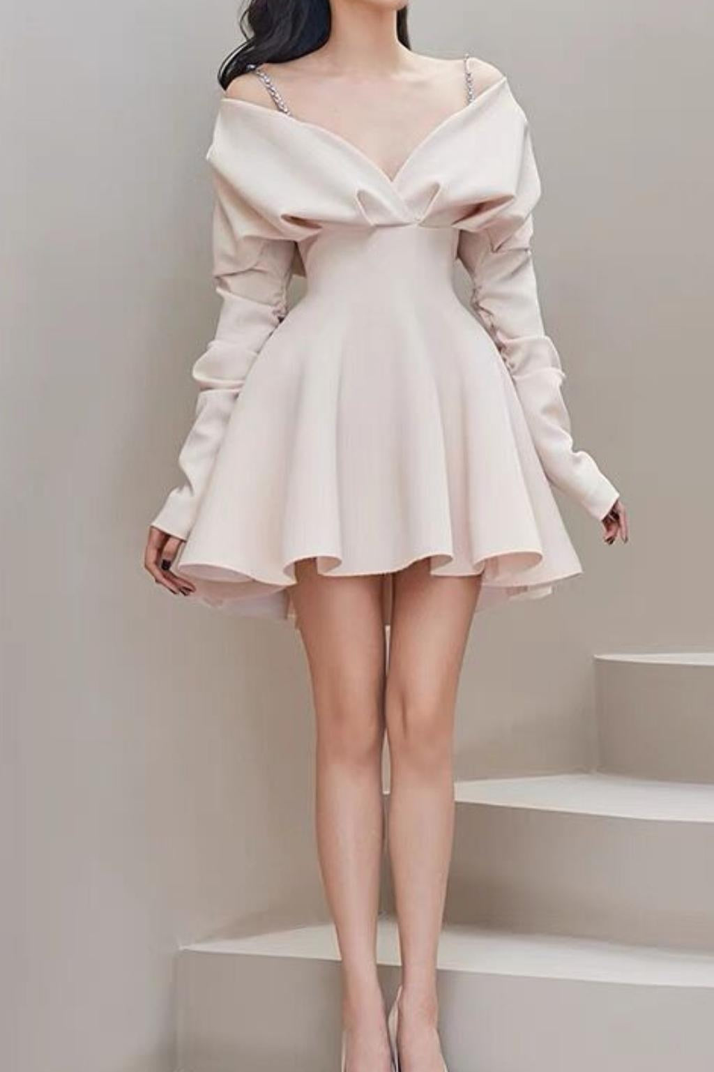 V-NECK LONG-SLEEVED A-LINE SUSPENDER DRESS
