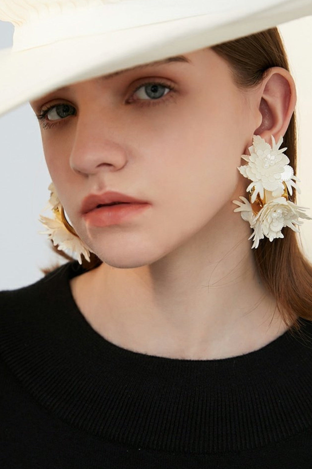 WHITE SEMICIRCLE PETAL EARRINGS