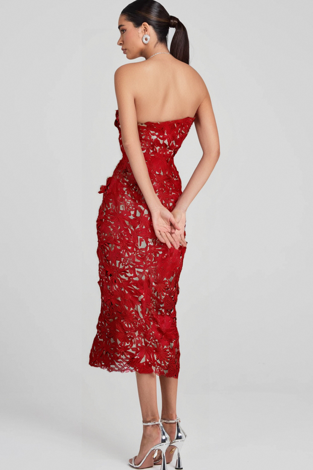 FLORAL EMBROIDERED MIDI DRESS IN RED