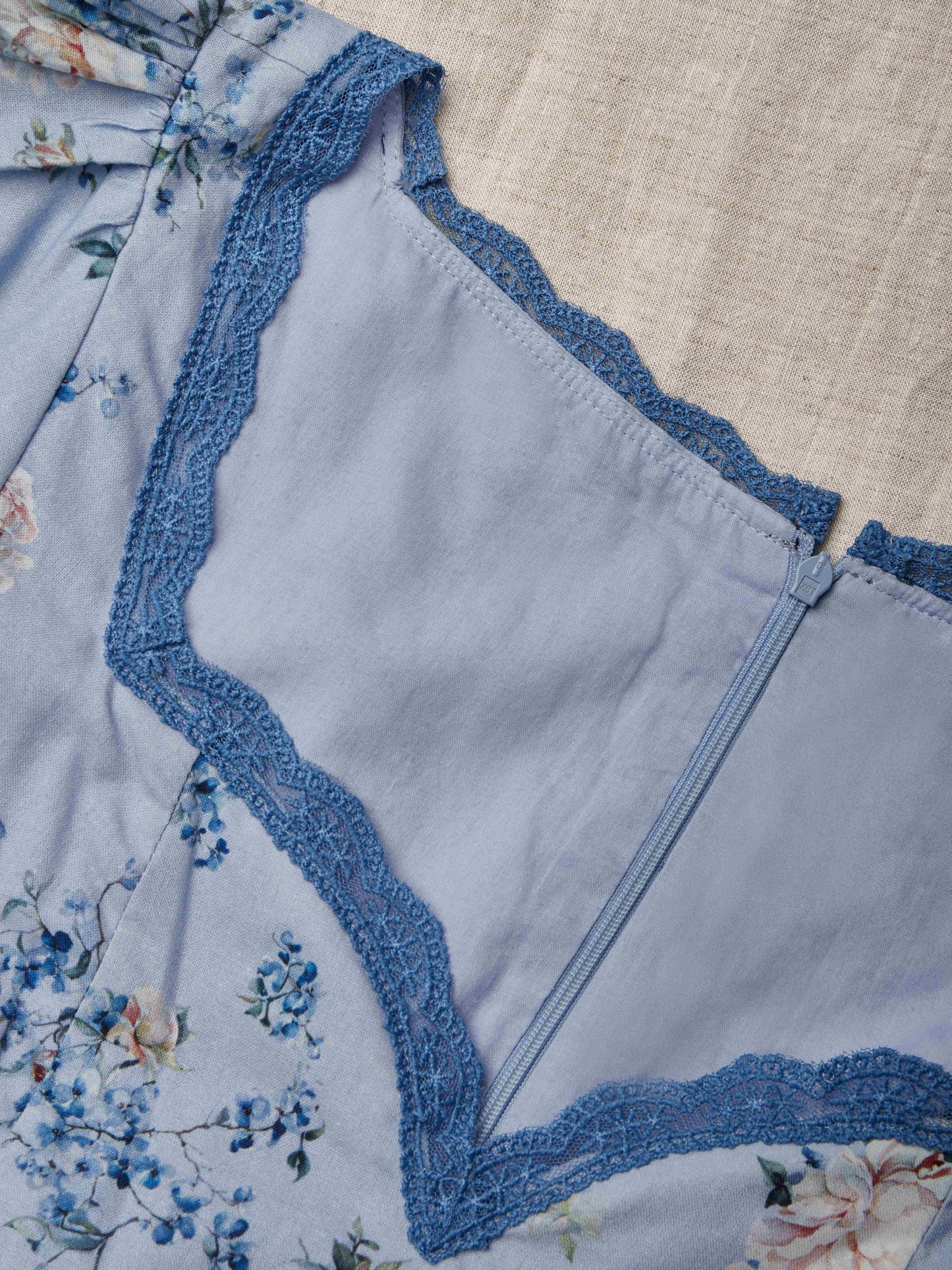 Floral print V-neck puff sleeve maxi dress - blue