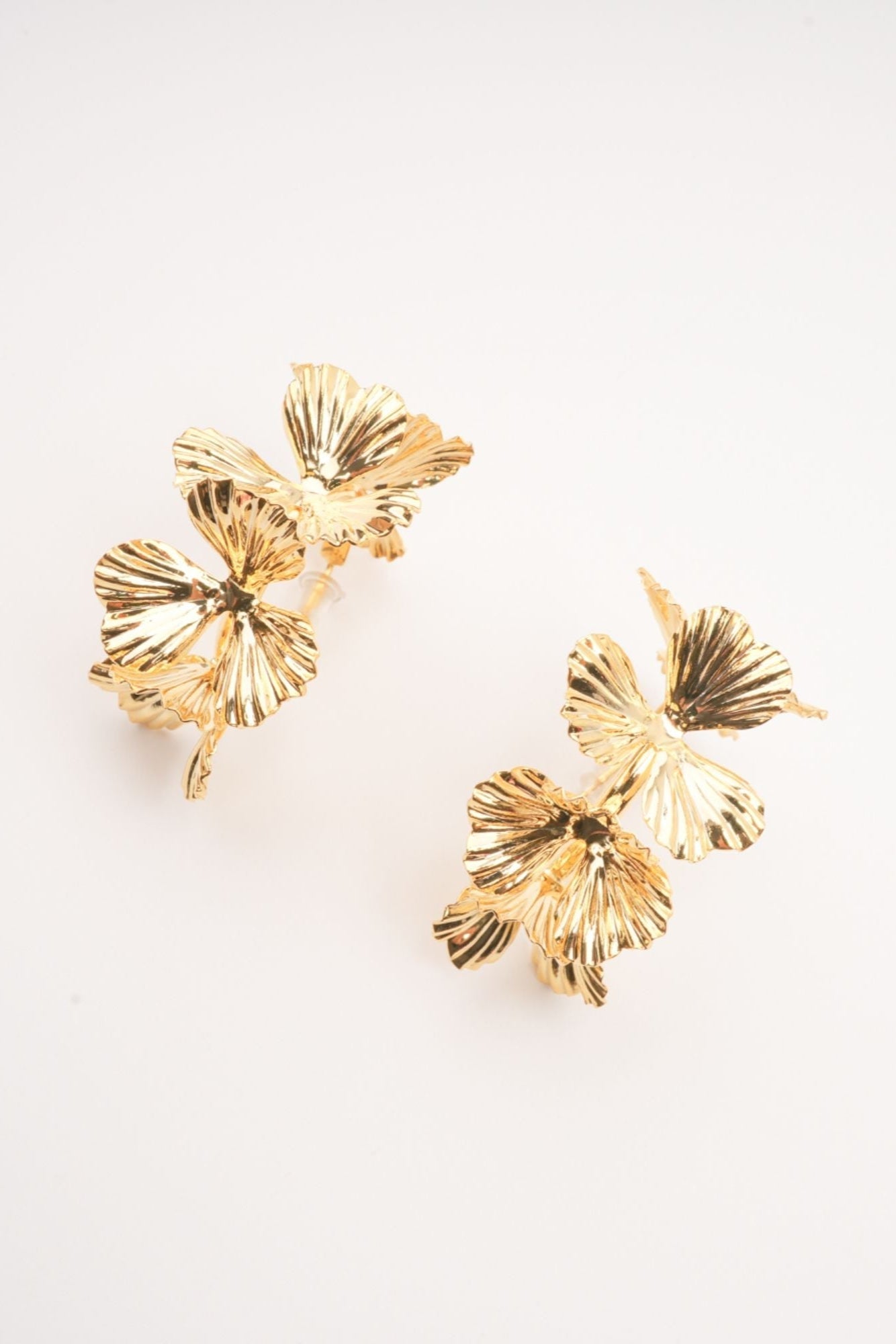 Lola faux-flower gold earrings