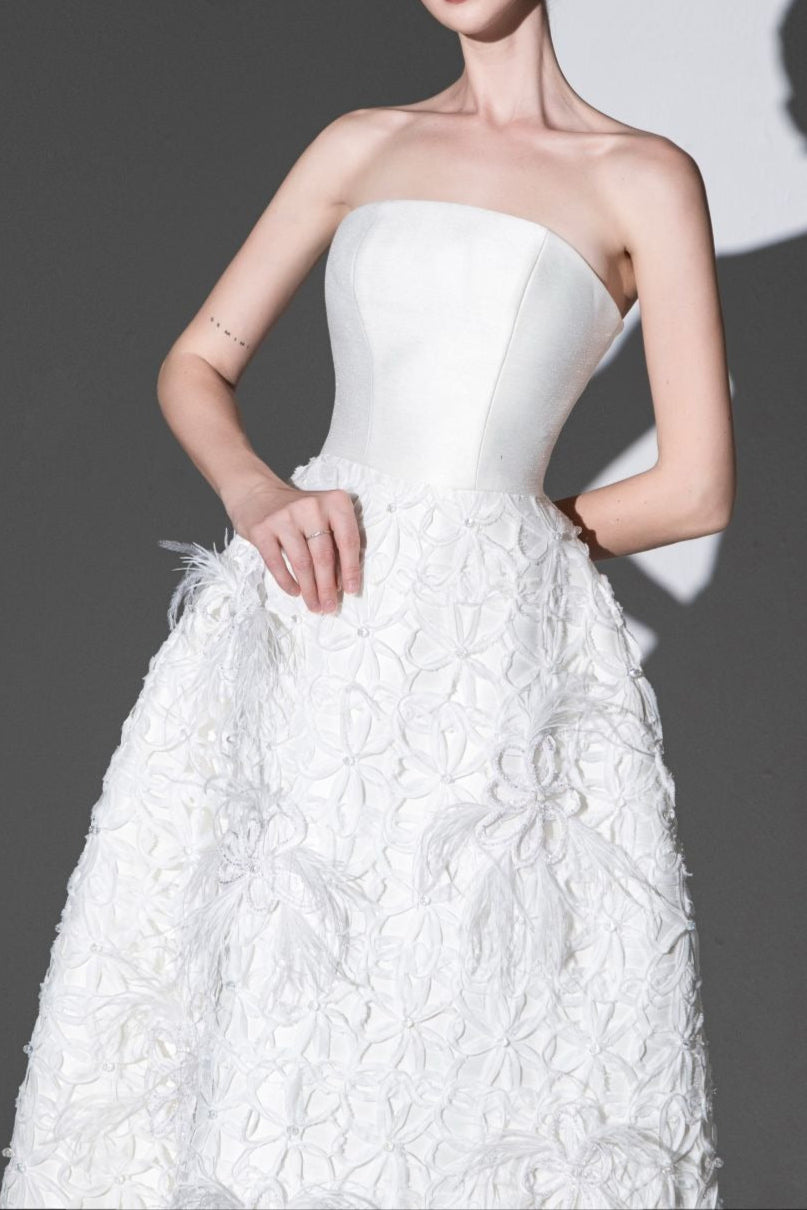 WHITE FLORAL EMBELLISHED STRAPLESS MIDI DRESS