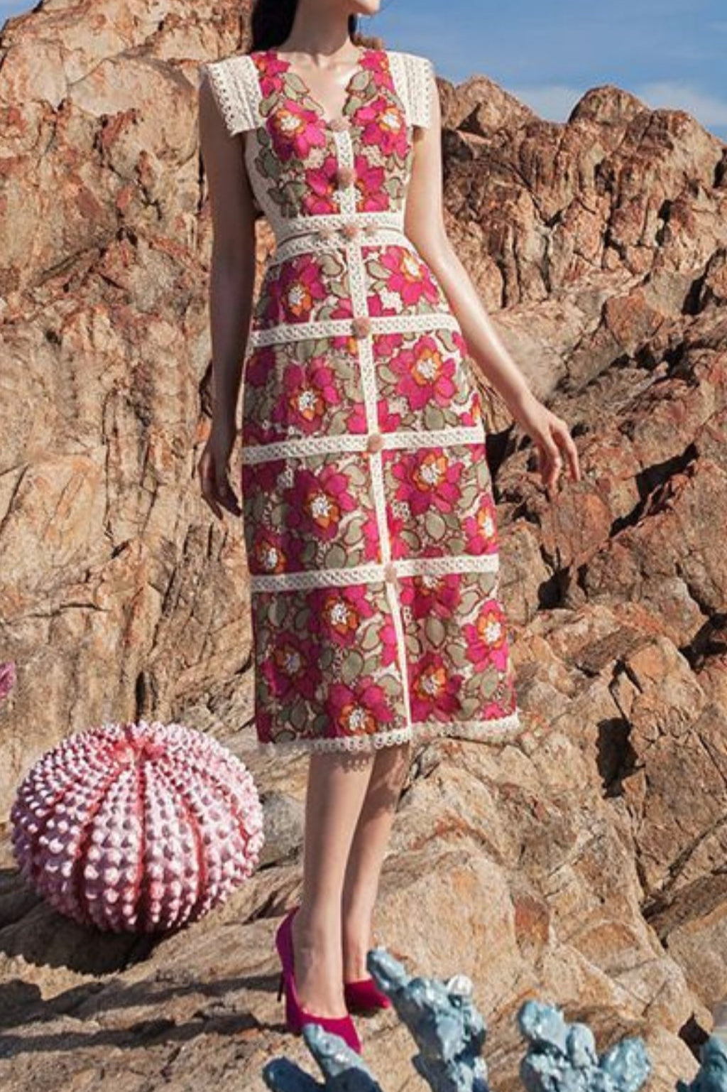 EMBROIDERY FLOWER MIDI DRESS IN RED