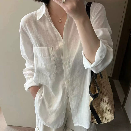 White collared single-breasted long-sleeved loose-fitting shirt