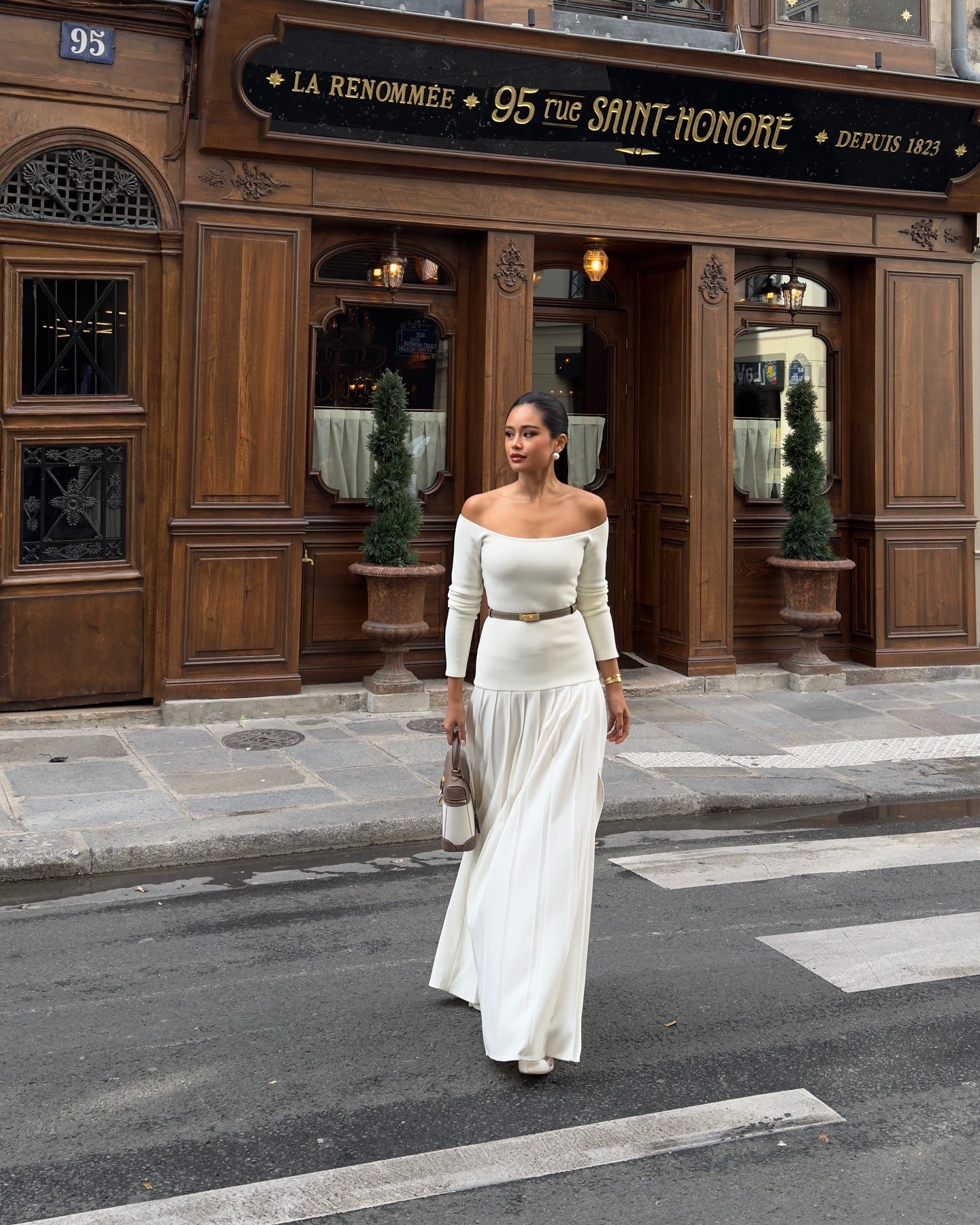 white Off-Shoulder Long-Sleeve Slit Pleated Dress