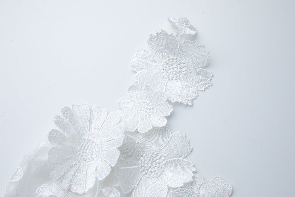 georgia 3d Floral Lace mini Dress in white