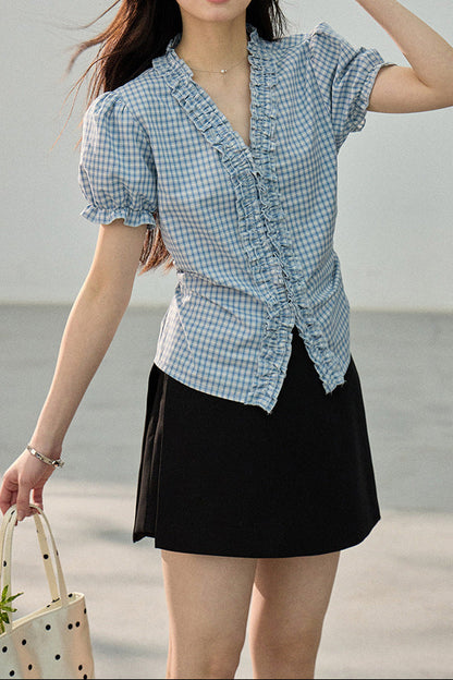 Retro-style plaid puff-sleeved shirt with ruffled trim