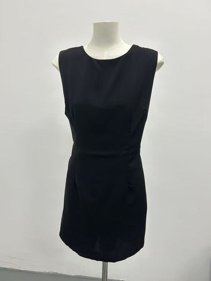 sleeveless slim mini dress in black