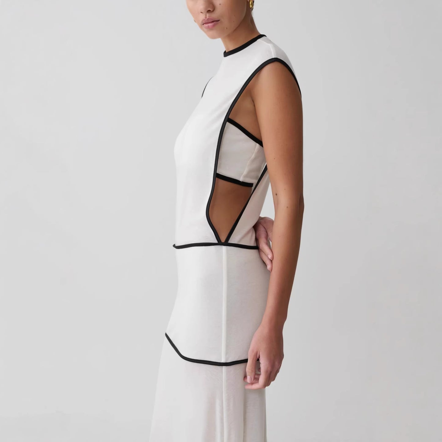 white splicing contrast cut-through knitted dress