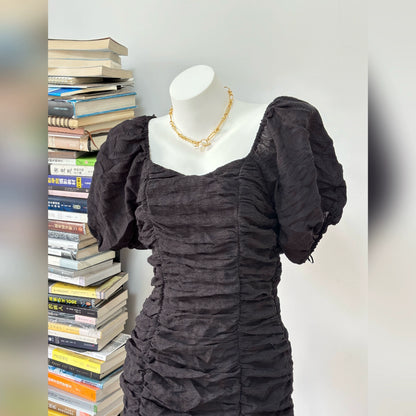 black pleats bubble lantern short sleeve dress