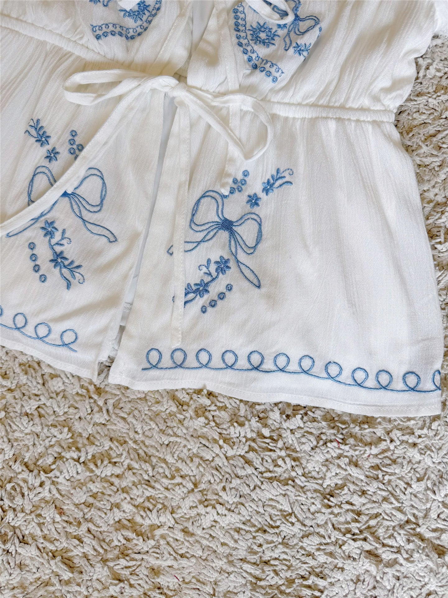 bow embroidery high-waisted cropped top