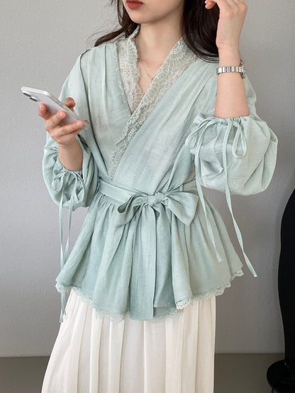 Lace-up V-neck lace-up shirt