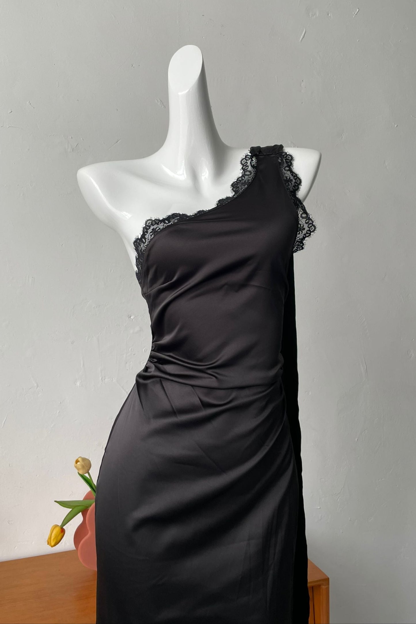 slanted shoulder long sleeve dress