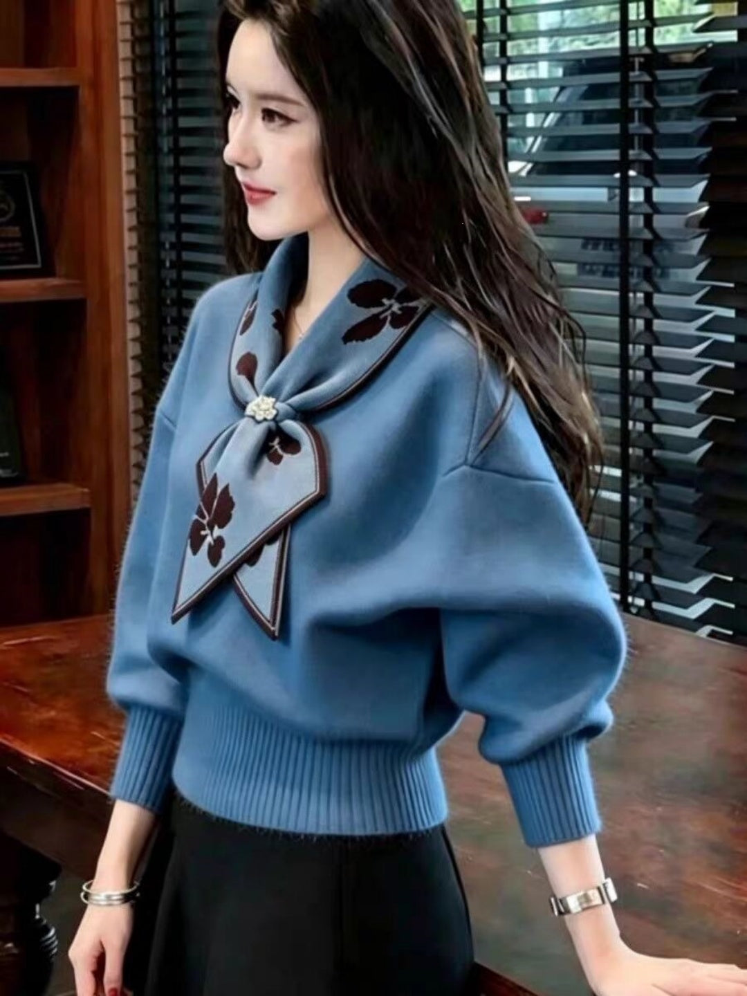 New Bow-collar Sweater