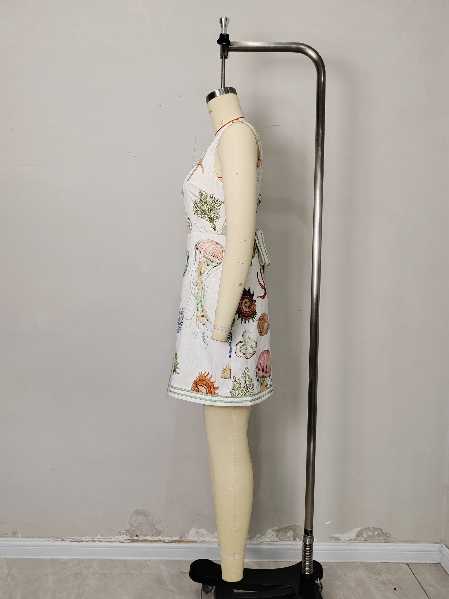 Backless Print Strap Mini Dress - white