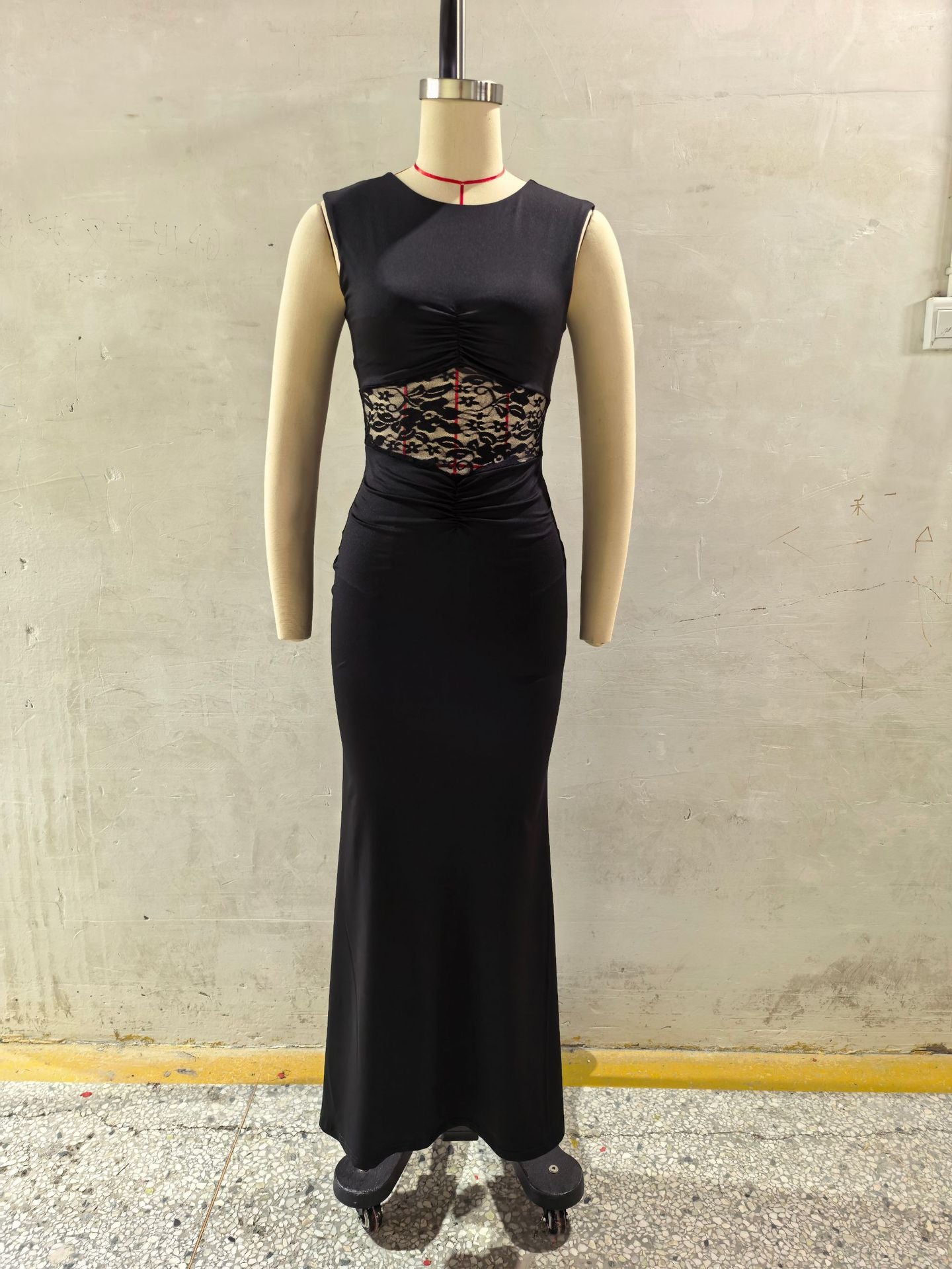 black Neck Sleeveless Lace Stitched Mermaid Dress