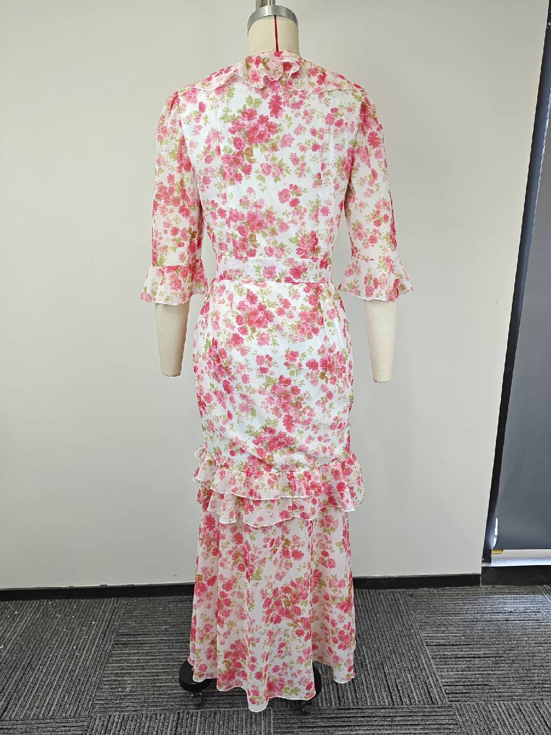 V-neck Vintage-print puff-sleeve slit maxi dress