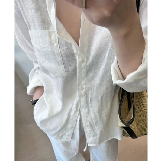 White collared single-breasted long-sleeved loose-fitting shirt