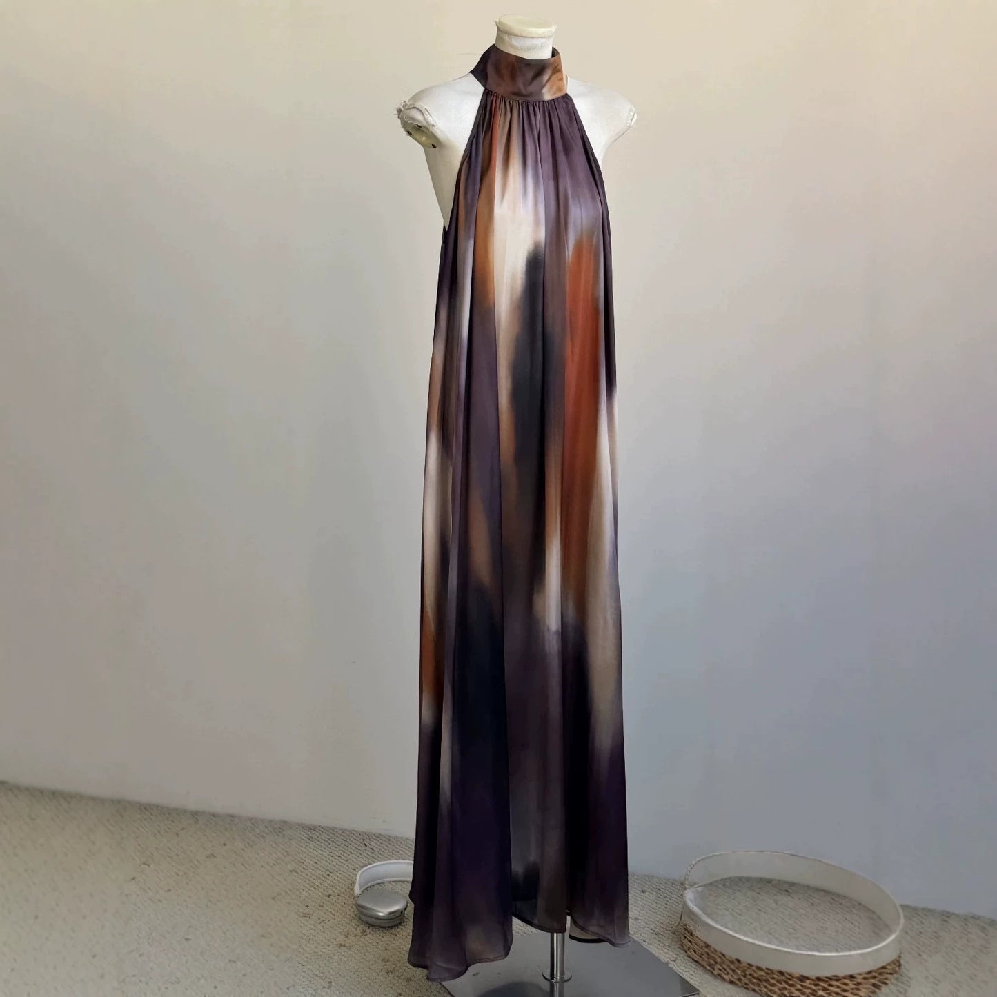 Printed halter-neck sleeveless maxi dress