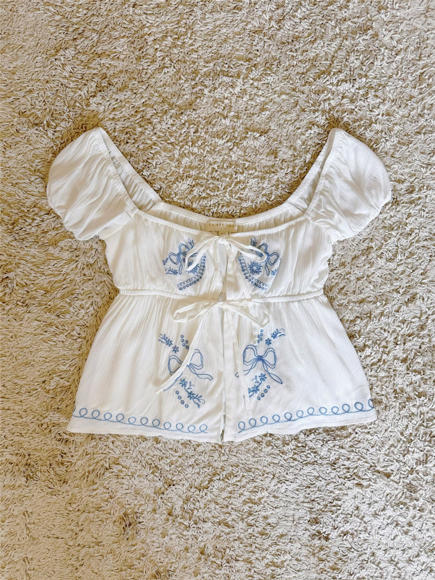 bow embroidery high-waisted cropped top
