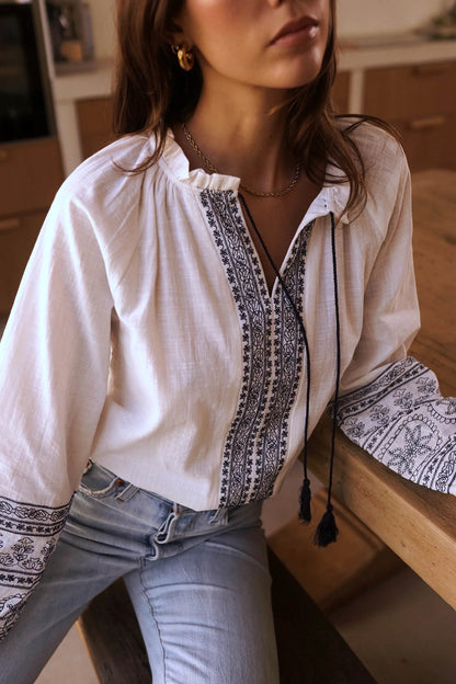 white long-sleeve pullover ramie embroidered shirt
