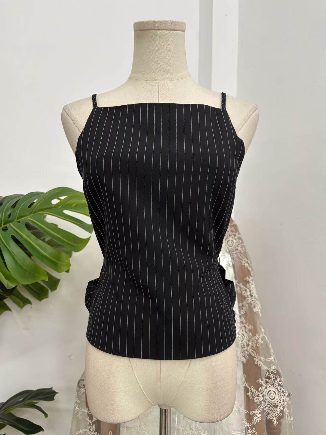 Black Vertical Pattern Backless Suspender Top