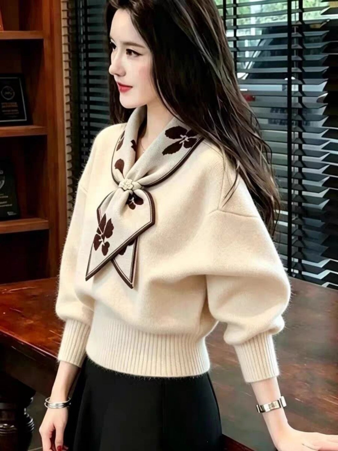 New Bow-collar Sweater