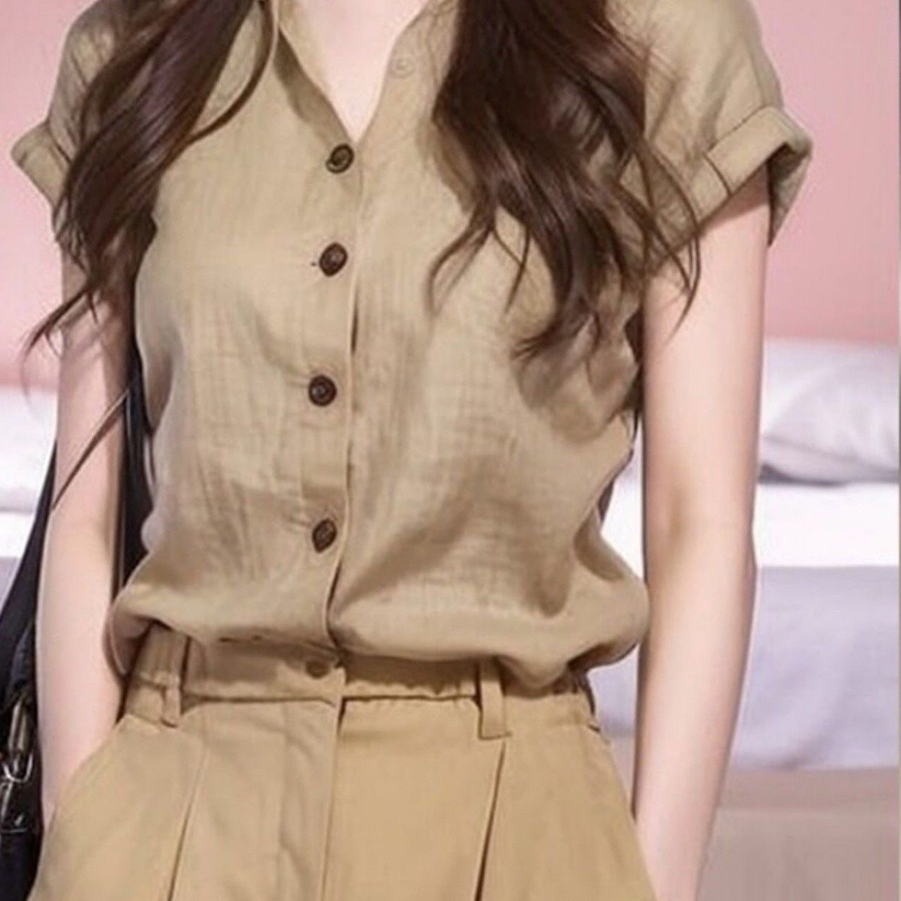 Lightweight linen shirt with a stylish design for summer