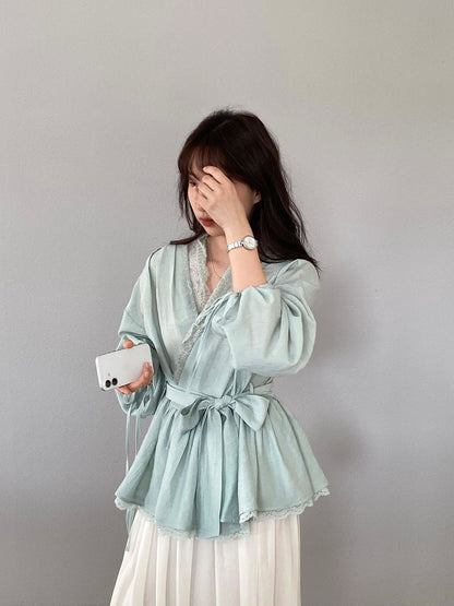 Lace-up V-neck lace-up shirt