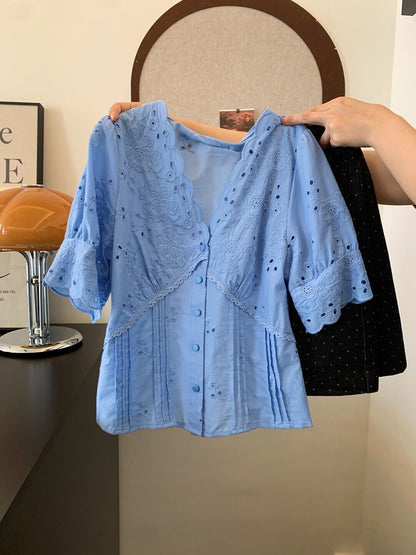 Blue Hollow-out embroidered V-neck short-sleeved shirt