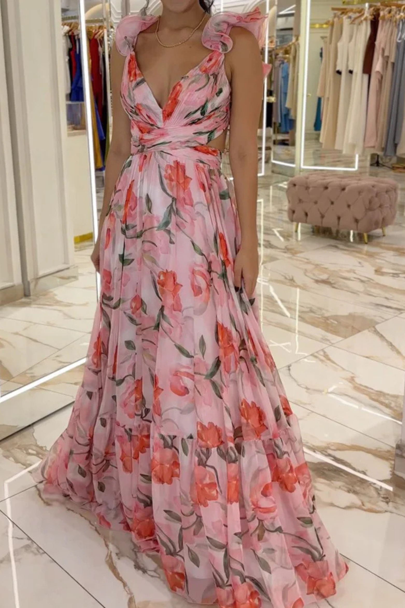 ピンクの花柄フリルバックレスマキシドレス