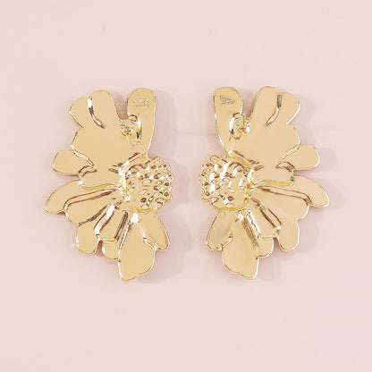 Retro Alloy Floral Pattern Earrings