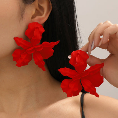 Lrregular Three-Dimensional Flower Design Earrings